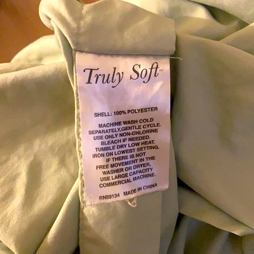 Safe Green Duvet Cover and One Pillow Covering